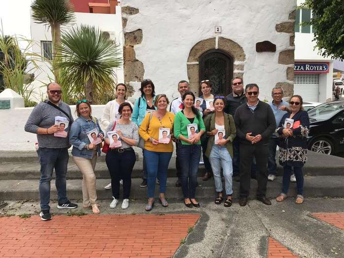 Miembros de Más por Telde, en la plaza del casco antiguo de Jinámar (Foto TA)